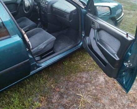 Зелений Опель Вектра, об'ємом двигуна 1.8 л та пробігом 255 тис. км за 2000 $, фото 3 на Automoto.ua