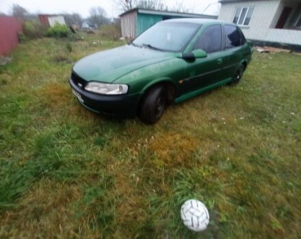 Зеленый Опель Вектра, объемом двигателя 1.8 л и пробегом 398 тыс. км за 1100 $, фото 6 на Automoto.ua