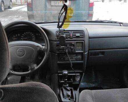 Зеленый Опель Вектра, объемом двигателя 1.6 л и пробегом 272 тыс. км за 1900 $, фото 5 на Automoto.ua