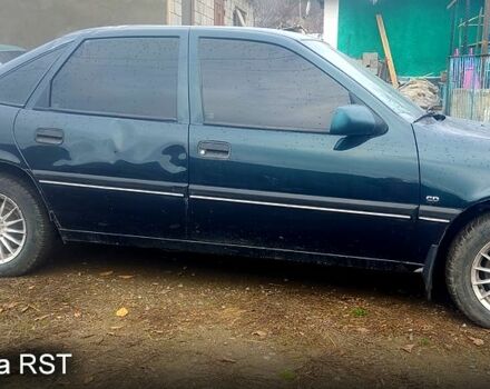 Зеленый Опель Вектра, объемом двигателя 2 л и пробегом 100 тыс. км за 1150 $, фото 4 на Automoto.ua