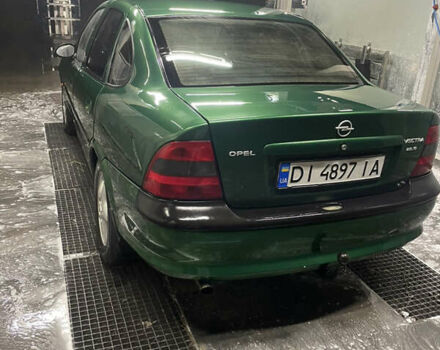 Зеленый Опель Вектра, объемом двигателя 1.8 л и пробегом 280 тыс. км за 2500 $, фото 4 на Automoto.ua
