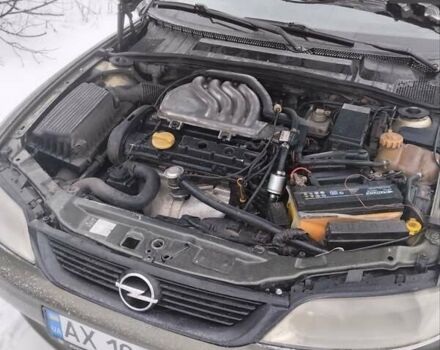 Зеленый Опель Вектра, объемом двигателя 1.6 л и пробегом 296 тыс. км за 2250 $, фото 8 на Automoto.ua