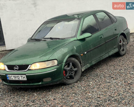 Зелений Опель Вектра, об'ємом двигуна 2 л та пробігом 359 тис. км за 899 $, фото 1 на Automoto.ua