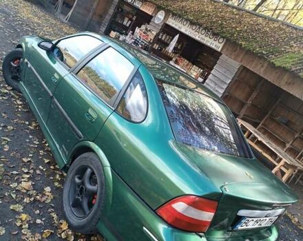 Зелений Опель Вектра, об'ємом двигуна 2 л та пробігом 300 тис. км за 1850 $, фото 2 на Automoto.ua