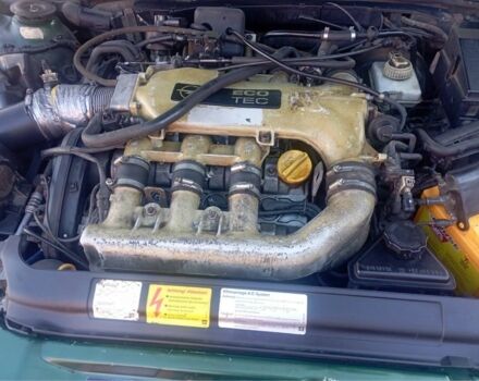 Зеленый Опель Вектра, объемом двигателя 2.5 л и пробегом 223 тыс. км за 2500 $, фото 7 на Automoto.ua