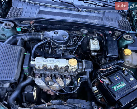 Зеленый Опель Вектра, объемом двигателя 1.6 л и пробегом 405 тыс. км за 1600 $, фото 23 на Automoto.ua