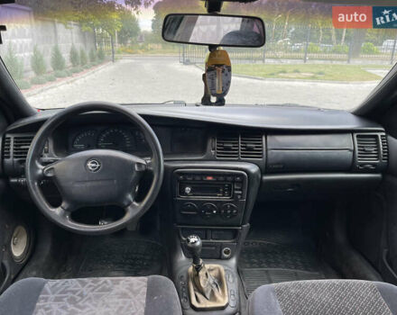 Зеленый Опель Вектра, объемом двигателя 1.8 л и пробегом 350 тыс. км за 950 $, фото 10 на Automoto.ua