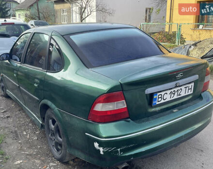 Зелений Опель Вектра, об'ємом двигуна 2 л та пробігом 350 тис. км за 1450 $, фото 3 на Automoto.ua