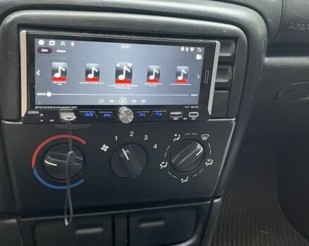 Зелений Опель Вектра, об'ємом двигуна 1.6 л та пробігом 273 тис. км за 2800 $, фото 7 на Automoto.ua