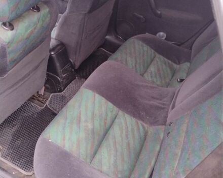 Зеленый Опель Вектра, объемом двигателя 1.6 л и пробегом 300 тыс. км за 2450 $, фото 5 на Automoto.ua