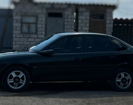 Зелений Опель Вектра, об'ємом двигуна 2 л та пробігом 340 тис. км за 3300 $, фото 2 на Automoto.ua