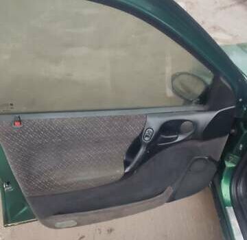 Зеленый Опель Вектра, объемом двигателя 2 л и пробегом 246 тыс. км за 2000 $, фото 42 на Automoto.ua