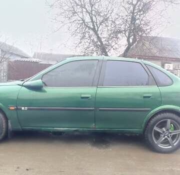 Зеленый Опель Вектра, объемом двигателя 2 л и пробегом 246 тыс. км за 2000 $, фото 3 на Automoto.ua