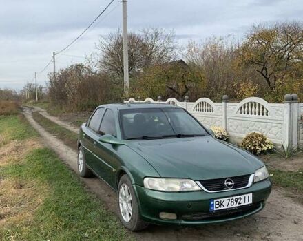Зеленый Опель Вектра, объемом двигателя 1.8 л и пробегом 380 тыс. км за 1700 $, фото 3 на Automoto.ua