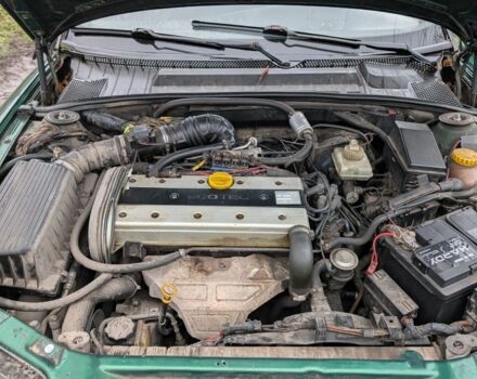 Зелений Опель Вектра, об'ємом двигуна 2 л та пробігом 1000 тис. км за 2000 $, фото 2 на Automoto.ua