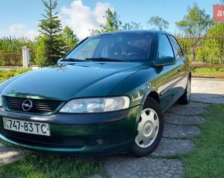 Зеленый Опель Вектра, объемом двигателя 1.6 л и пробегом 334 тыс. км за 2400 $, фото 1 на Automoto.ua