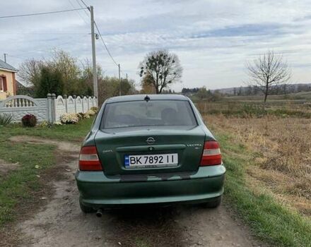 Зеленый Опель Вектра, объемом двигателя 1.8 л и пробегом 380 тыс. км за 1700 $, фото 4 на Automoto.ua