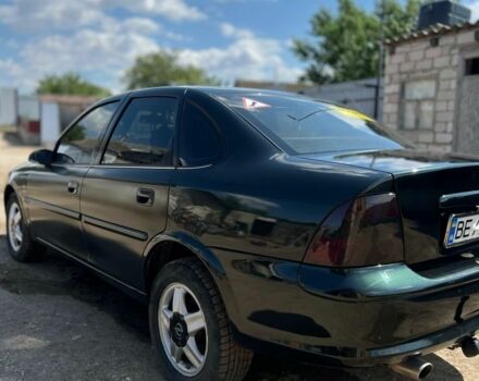 Зелений Опель Вектра, об'ємом двигуна 2 л та пробігом 340 тис. км за 3300 $, фото 3 на Automoto.ua