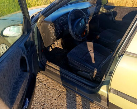 Зеленый Опель Вектра, объемом двигателя 2 л и пробегом 334 тыс. км за 1700 $, фото 5 на Automoto.ua