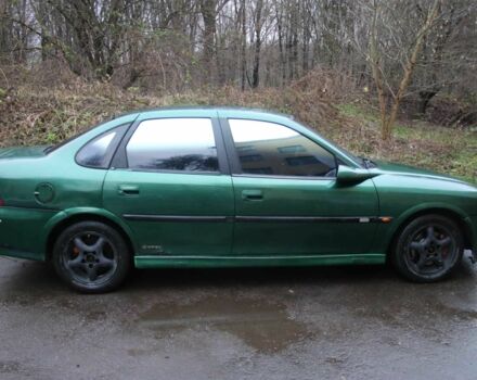 Зелений Опель Вектра, об'ємом двигуна 2 л та пробігом 350 тис. км за 1450 $, фото 2 на Automoto.ua