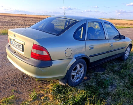 Зеленый Опель Вектра, объемом двигателя 2 л и пробегом 334 тыс. км за 1700 $, фото 4 на Automoto.ua