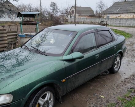 Зелений Опель Вектра, об'ємом двигуна 2 л та пробігом 1000 тис. км за 2000 $, фото 1 на Automoto.ua