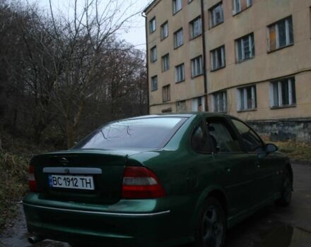 Зелений Опель Вектра, об'ємом двигуна 2 л та пробігом 350 тис. км за 1450 $, фото 5 на Automoto.ua