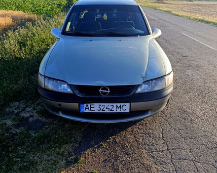 Зеленый Опель Вектра, объемом двигателя 2 л и пробегом 334 тыс. км за 1700 $, фото 2 на Automoto.ua