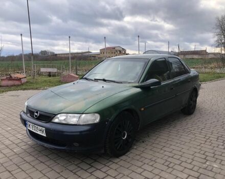 Зеленый Опель Вектра, объемом двигателя 1.6 л и пробегом 250 тыс. км за 1400 $, фото 5 на Automoto.ua