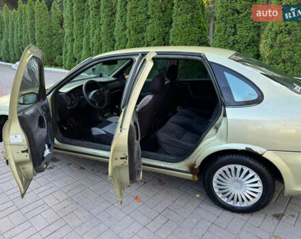 Зеленый Опель Вектра, объемом двигателя 1.6 л и пробегом 368 тыс. км за 1400 $, фото 6 на Automoto.ua