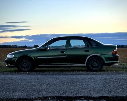 Зеленый Опель Вектра, объемом двигателя 1.8 л и пробегом 344 тыс. км за 1650 $, фото 6 на Automoto.ua