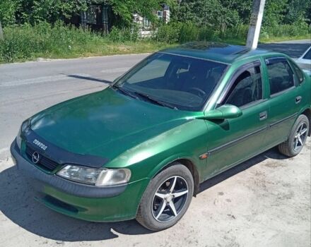 Зеленый Опель Вектра, объемом двигателя 1 л и пробегом 1000 тыс. км за 2200 $, фото 1 на Automoto.ua