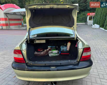 Зеленый Опель Вектра, объемом двигателя 1.6 л и пробегом 368 тыс. км за 1400 $, фото 5 на Automoto.ua