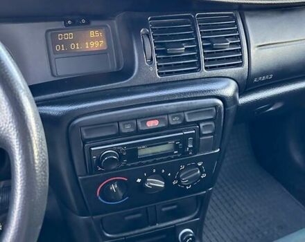 Зеленый Опель Вектра, объемом двигателя 1.8 л и пробегом 344 тыс. км за 1650 $, фото 26 на Automoto.ua