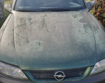 Зеленый Опель Вектра, объемом двигателя 1.6 л и пробегом 354 тыс. км за 1350 $, фото 1 на Automoto.ua