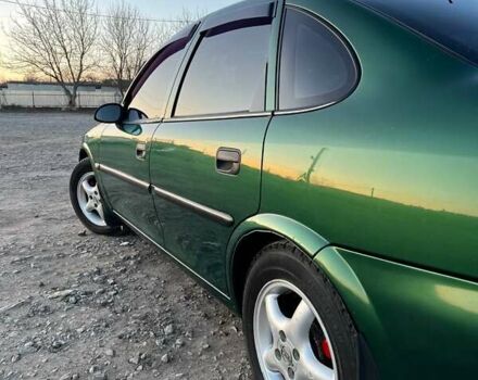 Зеленый Опель Вектра, объемом двигателя 1.8 л и пробегом 340 тыс. км за 2700 $, фото 1 на Automoto.ua