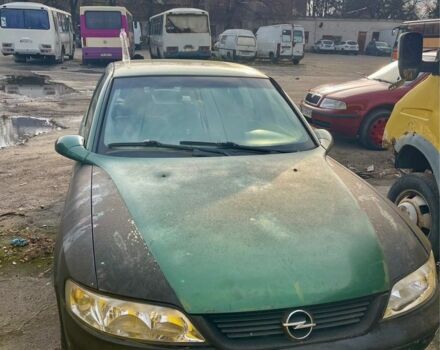Зелений Опель Вектра, об'ємом двигуна 1.6 л та пробігом 300 тис. км за 650 $, фото 5 на Automoto.ua