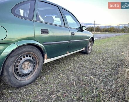 Зеленый Опель Вектра, объемом двигателя 1.8 л и пробегом 344 тыс. км за 1650 $, фото 9 на Automoto.ua