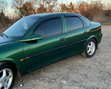 Зеленый Опель Вектра, объемом двигателя 1.8 л и пробегом 340 тыс. км за 2700 $, фото 4 на Automoto.ua