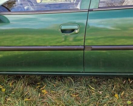 Опель Вектра 1997 у Недригайлове на Automoto.ua Зелений Опель Вектра, об'ємом двигуна 1.8 л та пробігом 195 тис. км за 2150 $, фото 3 на Automoto.ua