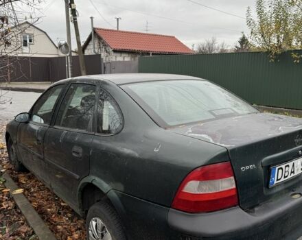 Зеленый Опель Вектра, объемом двигателя 1.6 л и пробегом 300 тыс. км за 600 $, фото 2 на Automoto.ua