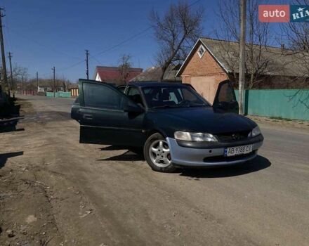 Зеленый Опель Вектра, объемом двигателя 1.6 л и пробегом 258 тыс. км за 1650 $, фото 4 на Automoto.ua