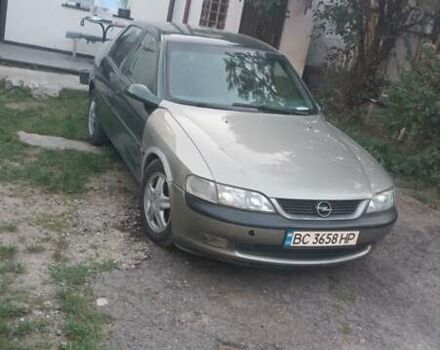 Зеленый Опель Вектра, объемом двигателя 1.8 л и пробегом 300 тыс. км за 1900 $, фото 1 на Automoto.ua