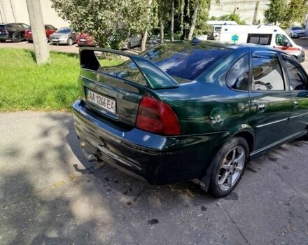 Зеленый Опель Вектра, объемом двигателя 2 л и пробегом 345 тыс. км за 3199 $, фото 3 на Automoto.ua