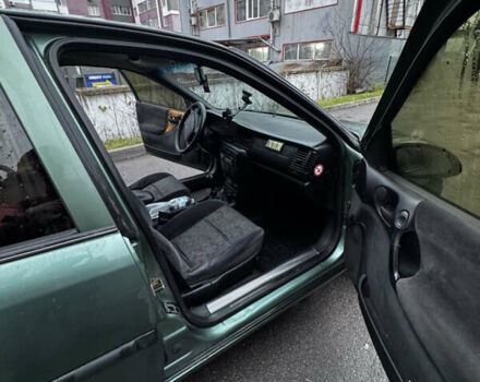 Зелений Опель Вектра, об'ємом двигуна 1.8 л та пробігом 356 тис. км за 2600 $, фото 3 на Automoto.ua