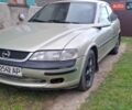 Зеленый Опель Вектра, объемом двигателя 2 л и пробегом 350 тыс. км за 1000 $, фото 1 на Automoto.ua