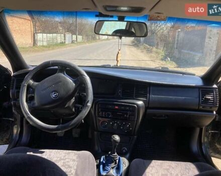 Зеленый Опель Вектра, объемом двигателя 1.6 л и пробегом 258 тыс. км за 1650 $, фото 6 на Automoto.ua