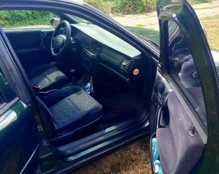 Зеленый Опель Вектра, объемом двигателя 1.8 л и пробегом 187 тыс. км за 2300 $, фото 3 на Automoto.ua