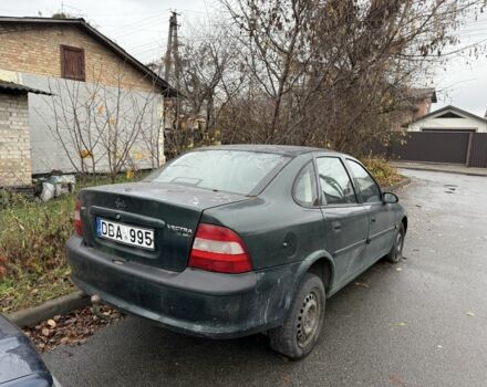 Зеленый Опель Вектра, объемом двигателя 1.6 л и пробегом 300 тыс. км за 600 $, фото 1 на Automoto.ua