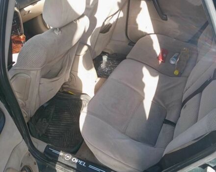 Зелений Опель Вектра, об'ємом двигуна 2 л та пробігом 400 тис. км за 850 $, фото 5 на Automoto.ua